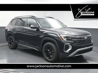 New 2025 Volkswagen Atlas Peak Edition SE image 1