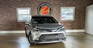 Used 2022 Toyota Sienna LE image 1