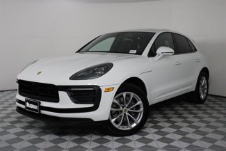 Certified 2025 Porsche Macan image 1