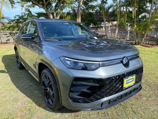 New 2025 Volkswagen Tiguan SE R-Line image 1