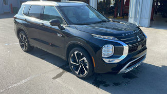 New 2025 Mitsubishi Outlander SEL image 1