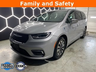 Used 2022 Chrysler Pacifica Limited image 1