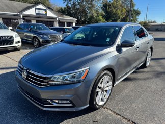 Used 2017 Volkswagen Passat 1.8T SE image 1