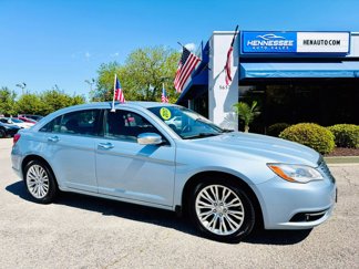 Used 2013 Chrysler 200 Limited image 1