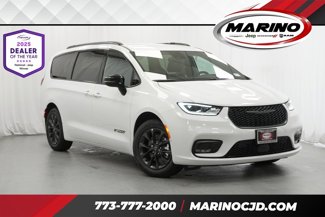 New 2025 Chrysler Pacifica Select image 1