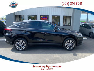 Used 2022 Toyota Venza XLE image 1