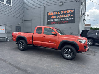 Used 2016 Toyota Tacoma TRD Off-Road image 1