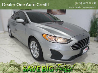 Used 2020 Ford Fusion SE image 1