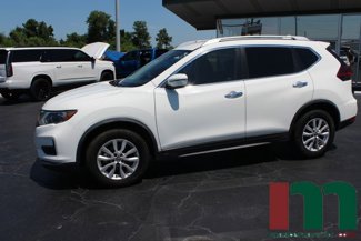 Used 2020 Nissan Rogue SV image 1