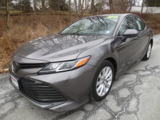 Used 2018 Toyota Camry image 1