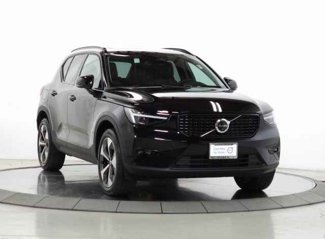Certified 2025 Volvo XC40 B5 Plus w/ Protection Package Premier image 1