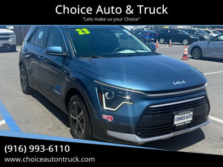 Used 2023 Kia Niro EX image 1