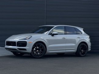 Certified 2023 Porsche Cayenne Platinum Edition image 1