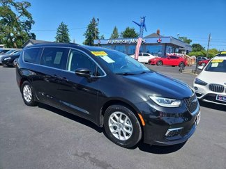 Used 2022 Chrysler Pacifica Touring-L image 1