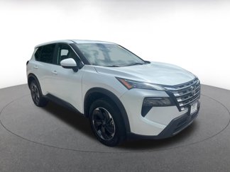 Used 2024 Nissan Rogue SV image 1