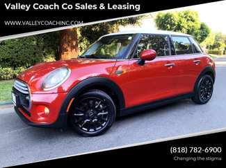 Used 2015 MINI Cooper 4-Door Hardtop image 1