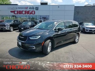 New 2025 Chrysler Pacifica Select image 1