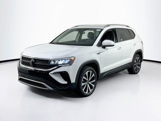 Used 2023 Volkswagen Taos SE image 1