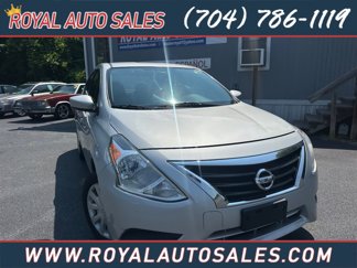 Used 2019 Nissan Versa SV image 1