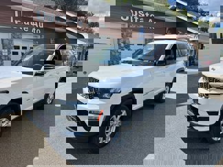 Used 2023 Jeep Grand Cherokee Limited image 1