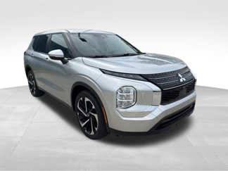 Used 2022 Mitsubishi Outlander ES image 1