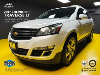 Used 2017 Chevrolet Traverse LT w/ Style and Technology Package image 1