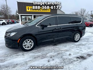 Used 2020 Chrysler Voyager Lxi image 1
