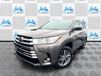 Used 2019 Toyota Highlander XLE image 1