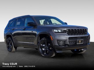 New 2025 Jeep Grand Cherokee L Laredo image 1