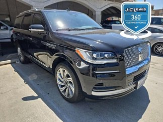 Used 2022 Lincoln Navigator Reserve image 1