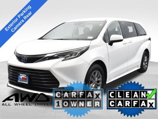 Used 2023 Toyota Sienna LE image 1