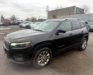 Used 2019 Jeep Cherokee Latitude Plus w/ Comfort/Convenience Group image 1