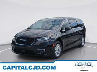 New 2026 Chrysler Pacifica Select image 1