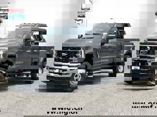 New 2025 Ford F350 4x4 Crew Cab DRW Super Duty image 1