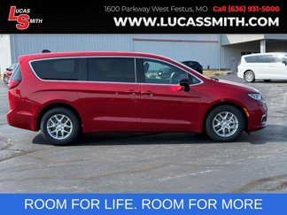 New 2026 Chrysler Pacifica Select image 1