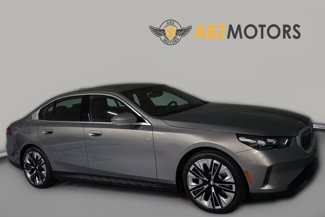 Used 2025 BMW 530i image 1