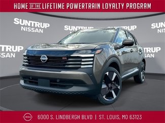 Used 2025 Nissan Kicks SR w/ Illumination Package image 1