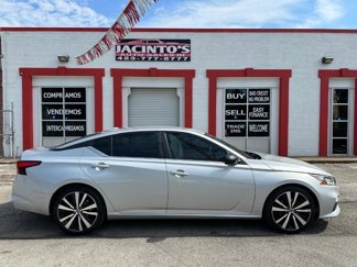 Used 2021 Nissan Altima 2.5 SR image 1