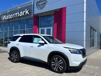 New 2025 Nissan Pathfinder Platinum image 1