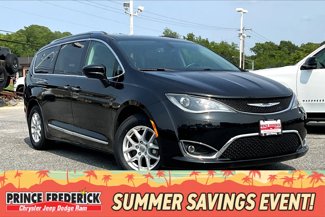 Used 2020 Chrysler Pacifica Touring-L image 1