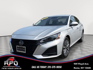 Used 2023 Nissan Altima 2.5 SV w/ SV Premium Package image 1