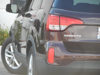 Used 2014 Kia Sorento LX w/ Touring Package (LX) image 1