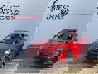 Used 2025 Toyota Camry SE image 1