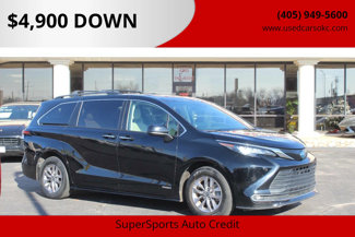 Used 2021 Toyota Sienna XLE image 1