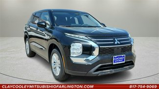 New 2025 Mitsubishi Outlander ES image 1