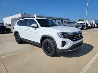 New 2025 Volkswagen Atlas SE image 1