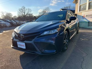 Used 2021 Toyota Camry SE image 1