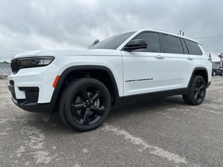 Used 2023 Jeep Grand Cherokee L Laredo image 1