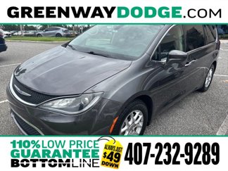 Used 2020 Chrysler Pacifica Touring image 1