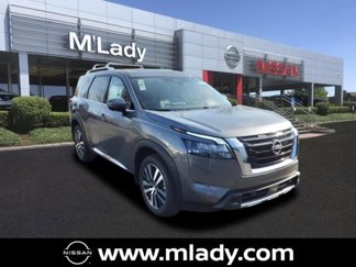 New 2025 Nissan Pathfinder Platinum image 1